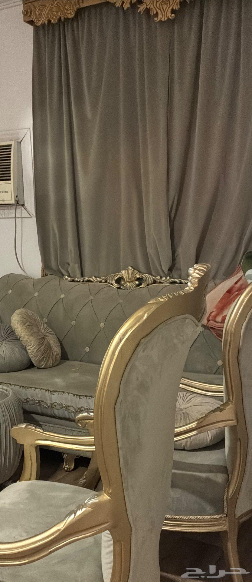 كنب ملكي للبيع64228938275970110