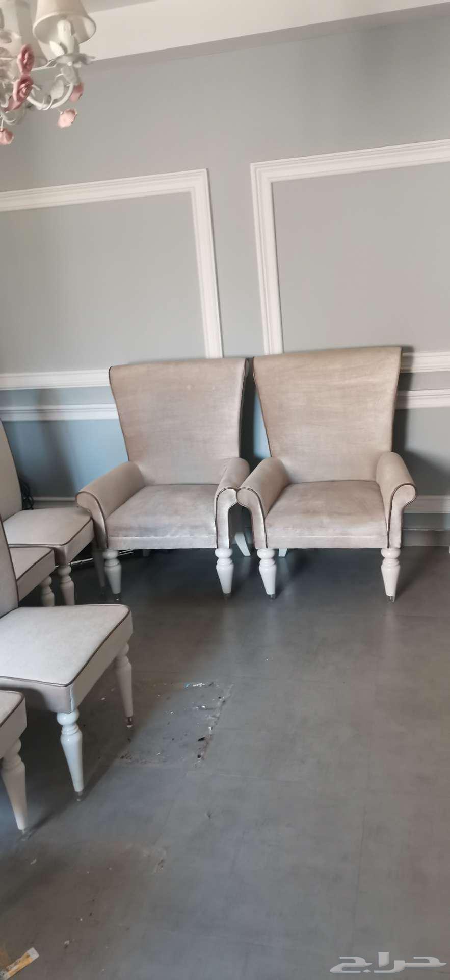 Dining table64218790468481110