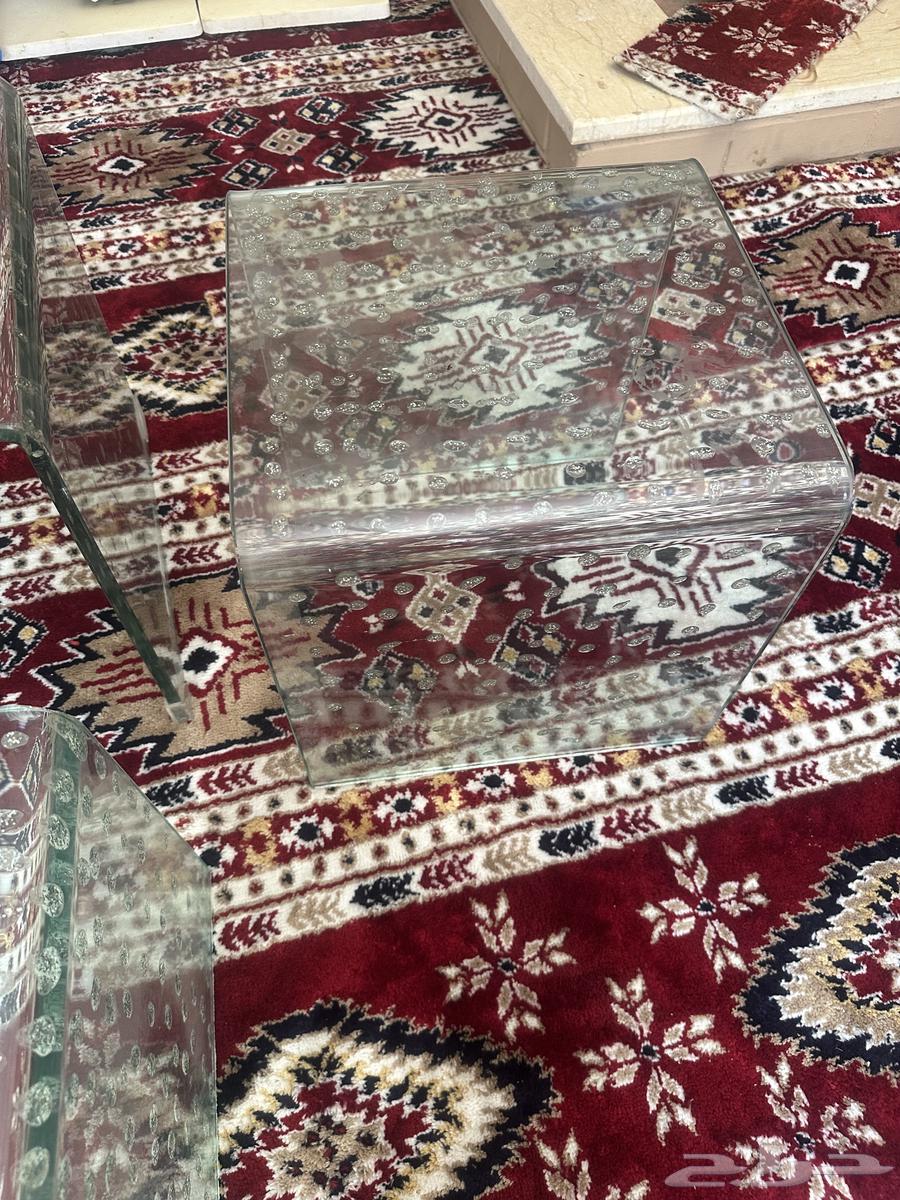 طاولات زجاجيه فاخرة64216823733761111