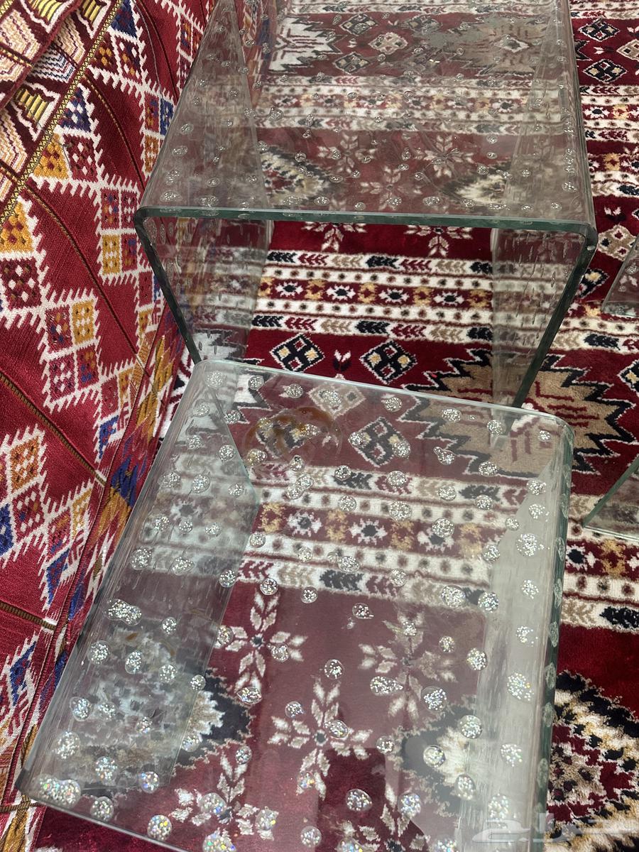 طاولات زجاجيه فاخرة64216823733761110