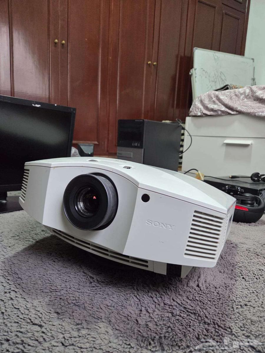 Sony VPL-HW55ES Projector - Jeddah - Good Condition64222773797633110