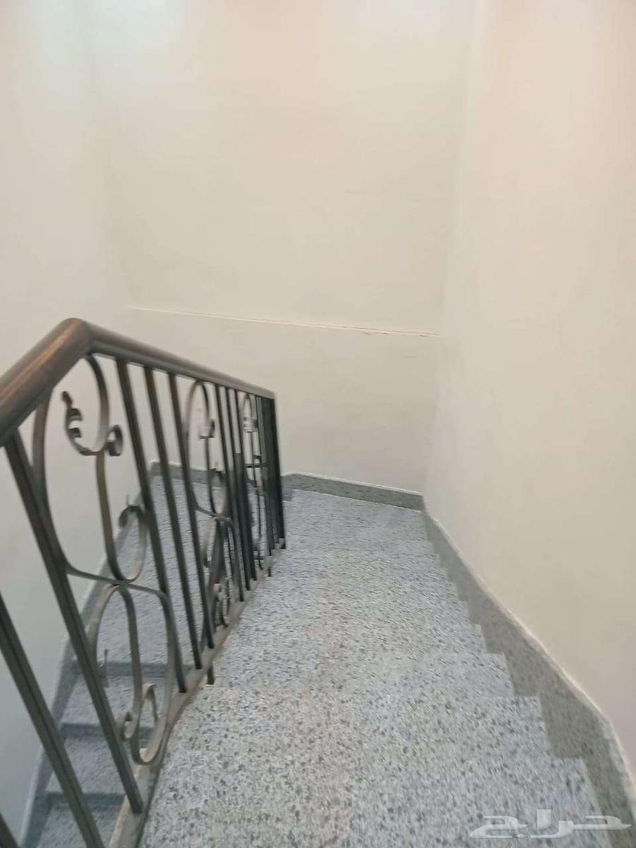 عمارة تجارية للبيع حي المنفوحة63613345097345112