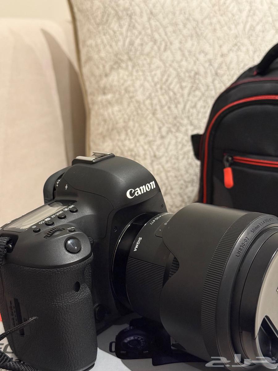 كاميرا كانون 5D iv   عدسة. سيجما 50mm 1.464229479587203113