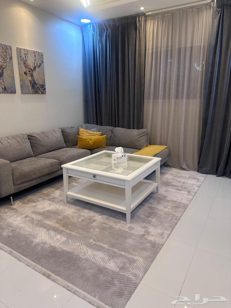 للبيع طقم كنب كامل   كرسي راحة   طاولة وسط64231319196803111