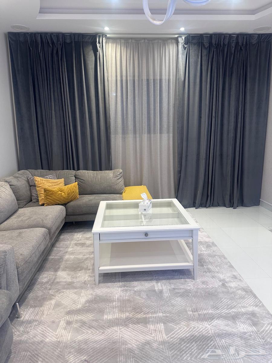 للبيع طقم كنب كامل   كرسي راحة   طاولة وسط64231319196803110