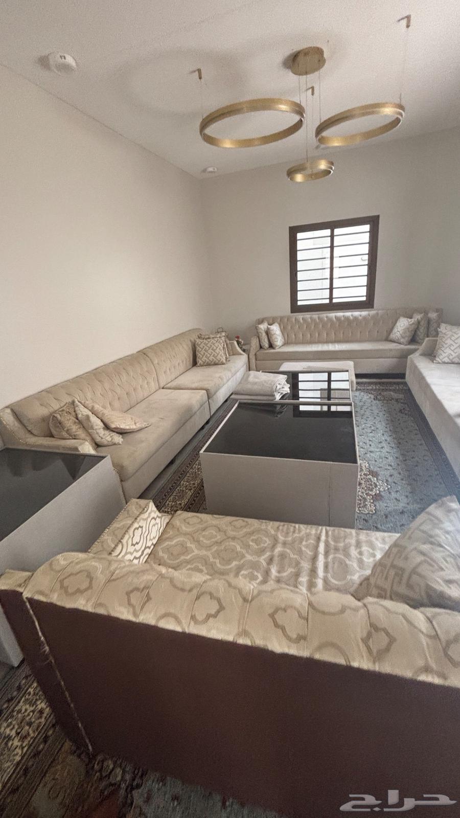 Beige sofa with six tables64213380312705111