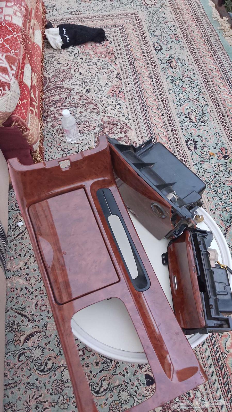 اكسسوارات كامري 2006 للبيع المطلوب 350غير قابل لتفاوض64405000740995110