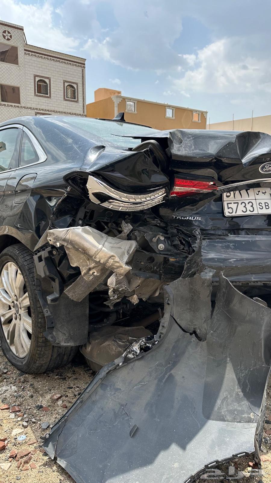 فورد تورس 2022 امبيانتي مصدوم على حالته64408357520001112