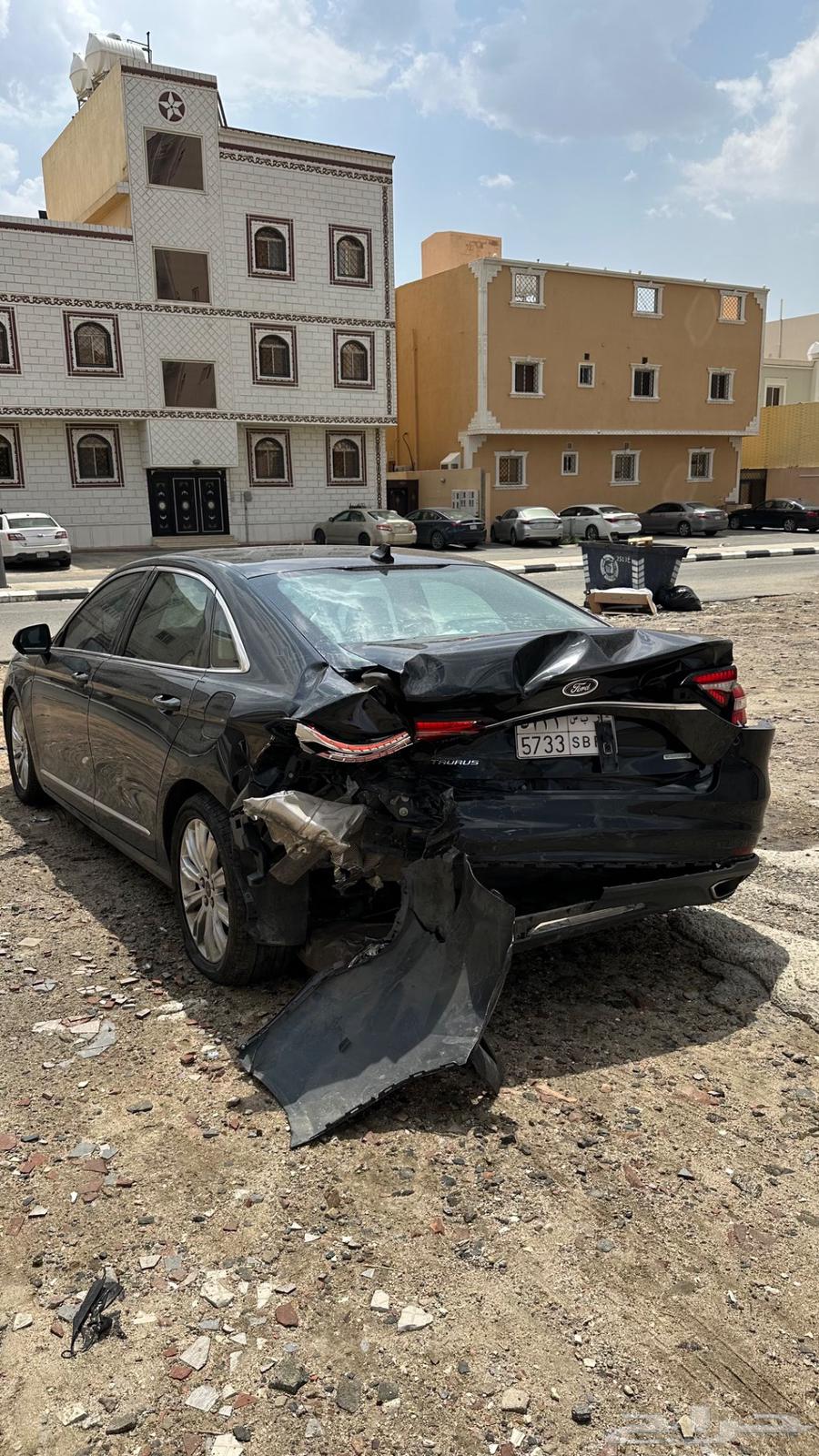 فورد تورس 2022 امبيانتي مصدوم على حالته64408357520001111