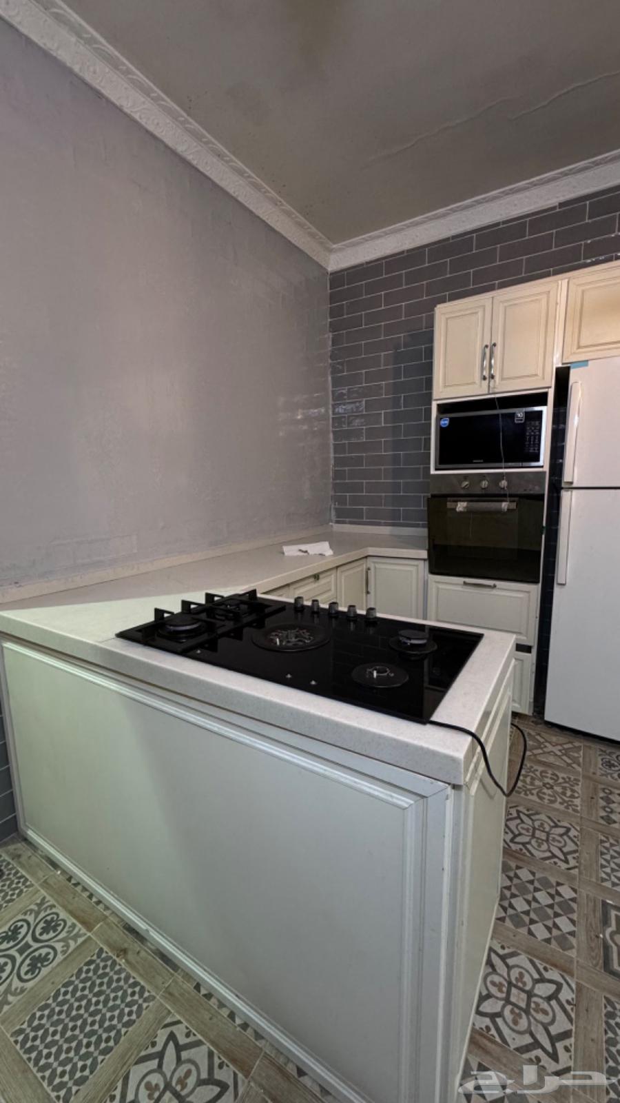 مطبخ للبيع مع الأجهزة مايكرويف بوتغاز وفرن64232183803011110