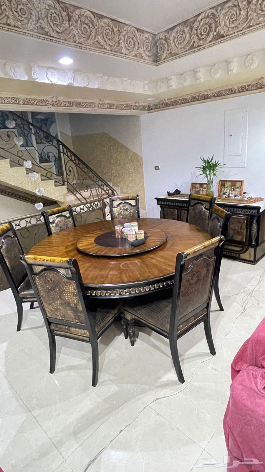 Dining table and buffet64232835512833111