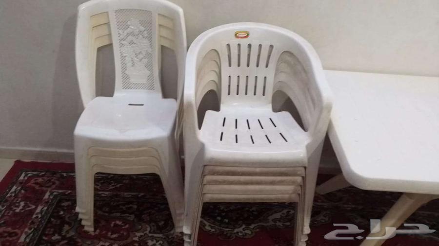 طاولات وكراسي للبيع المستعجل64211308255107112