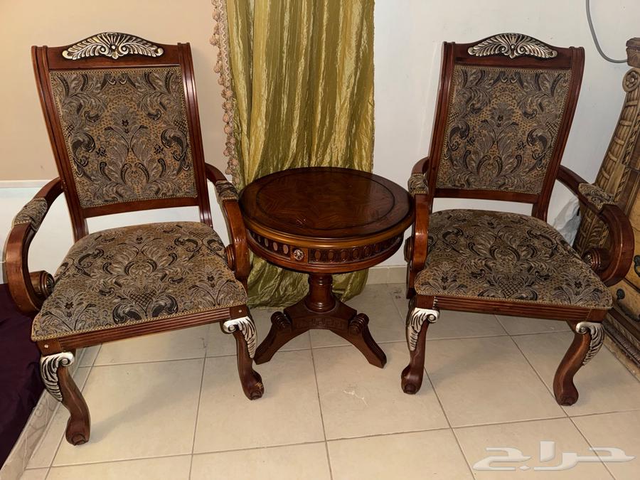 Two chairs and a classic table, simple use64219246497411110