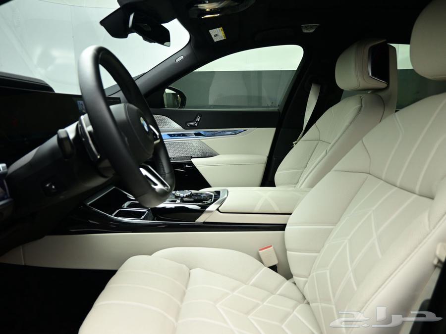 بي ام دبليو الفئة السابعة 2025 شبه جديدة بسعر مميز64405652741507112