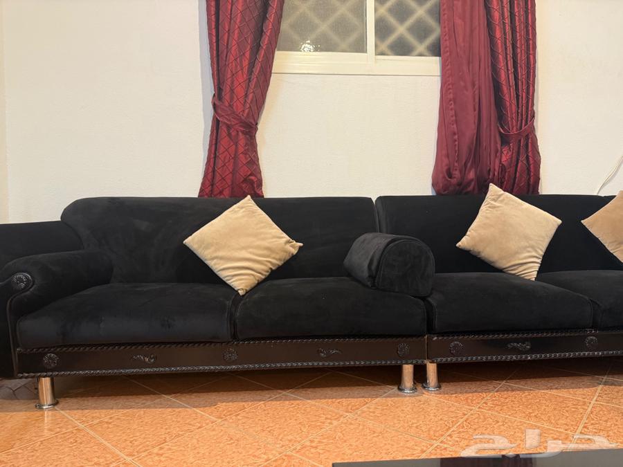 مجلس مع تلفزيون و طاولات64224687176579112