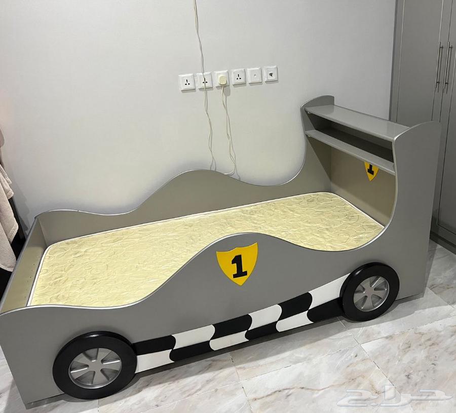 سرير اطفال شبه جديد للبيع64211719946627110