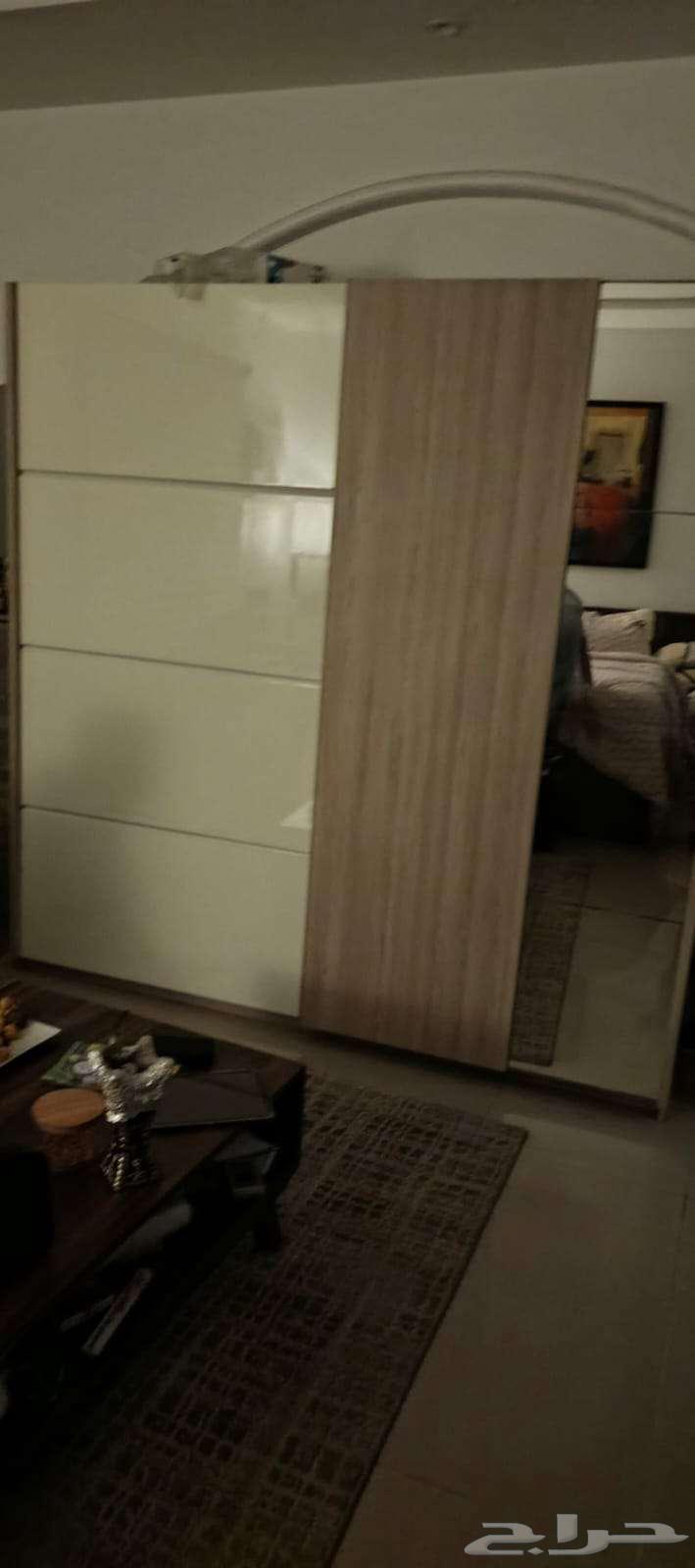 غرفة نوم غرفة نوم فاخرة بحالة ممتازة للبيع بسعر مغرى64238381342721112