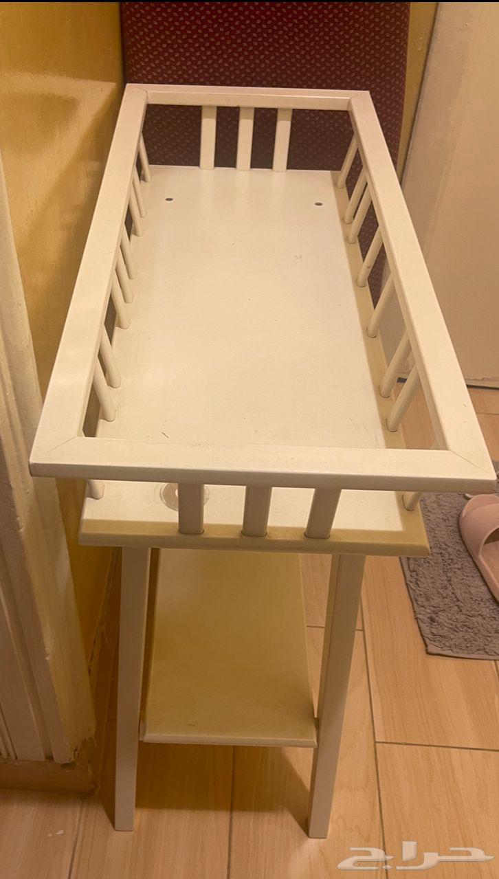 مرايه وطاولة64243691844611112