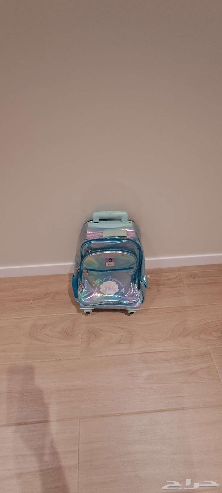 شنطه مدرسه نظيفه لوجه الله64244922741379110