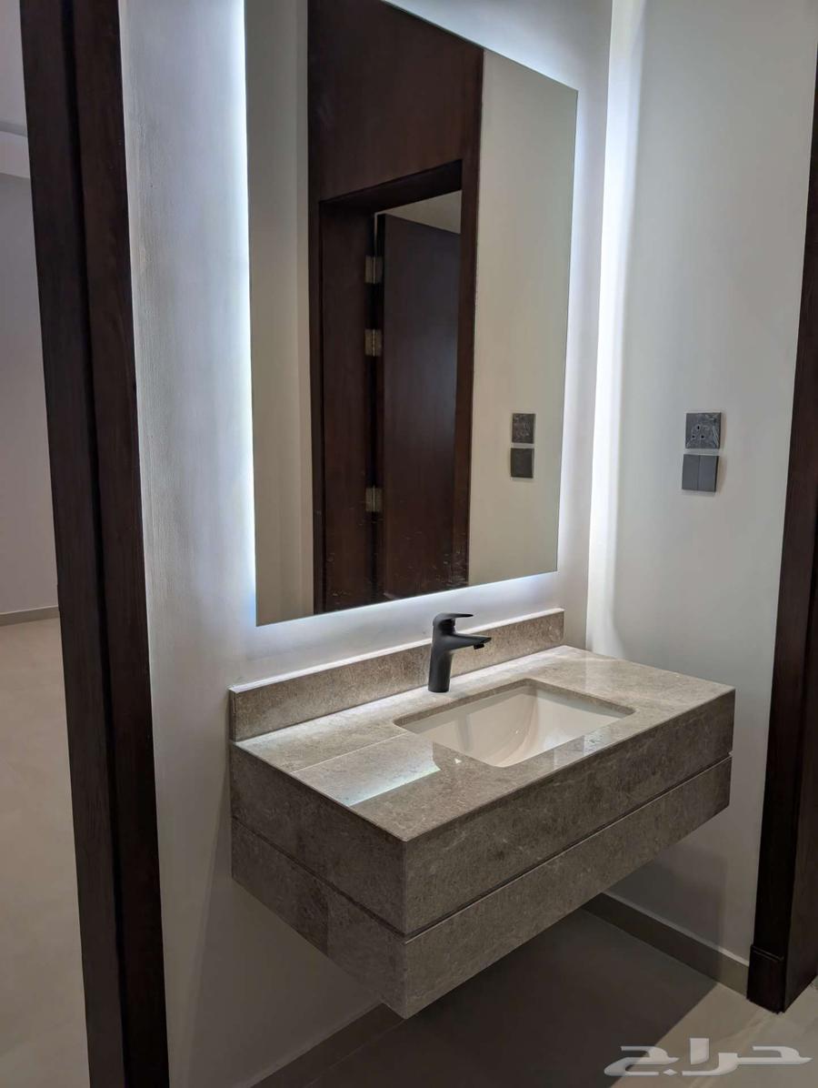 Marble sink and mirror64238855158530110