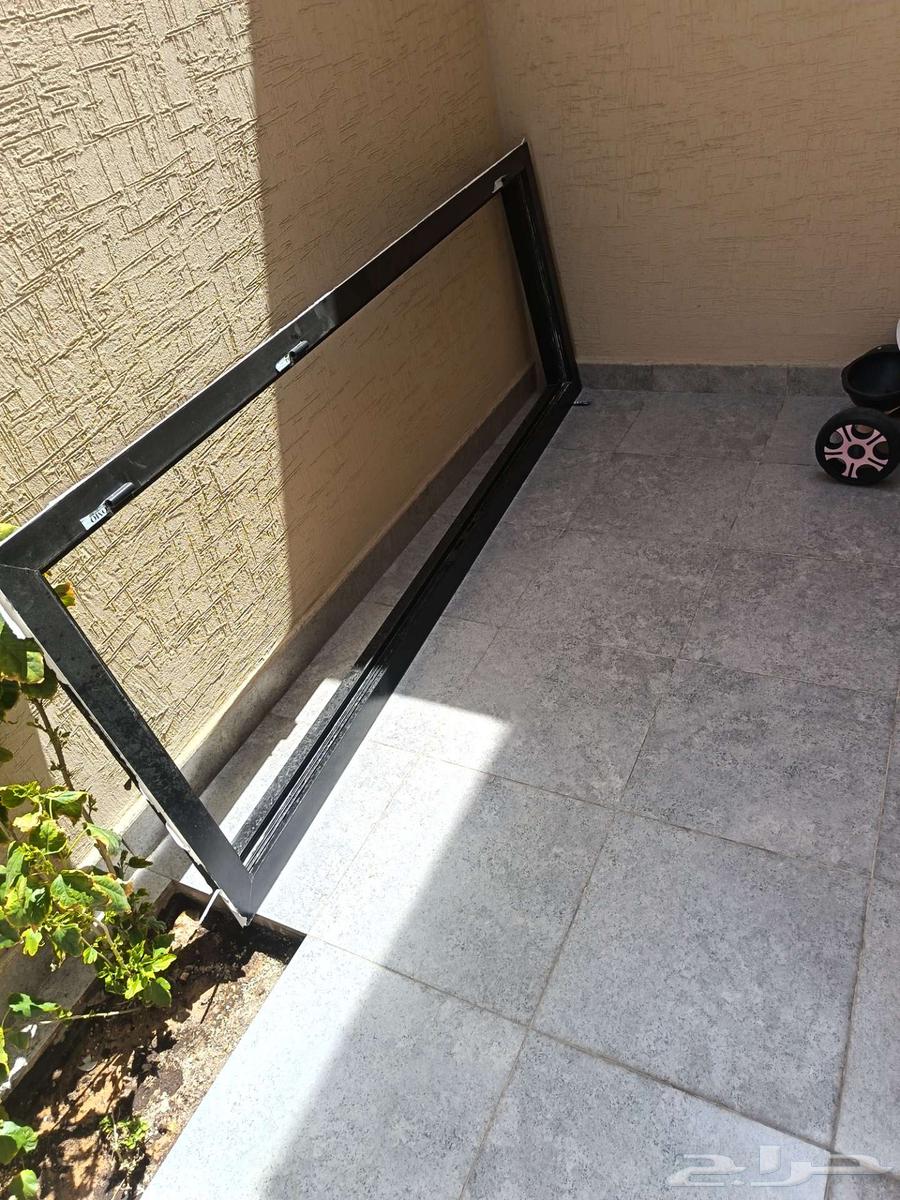 باب ألمنيوم شبه جديد64235920790145110