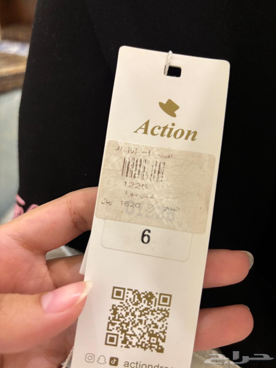 فستان مستعمل مرة واحدة فقط64240068470530110