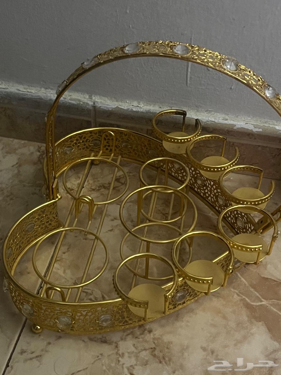 سلة ذهبية ل فناجين القهوه64241769169025110