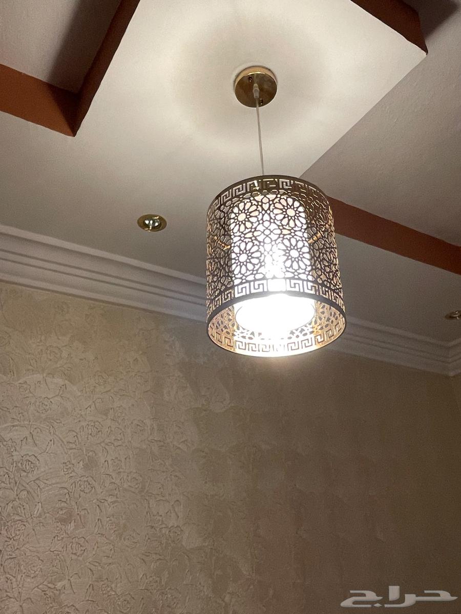 لمبات او ثريات سقف جديده ونظيفه64241769273857110