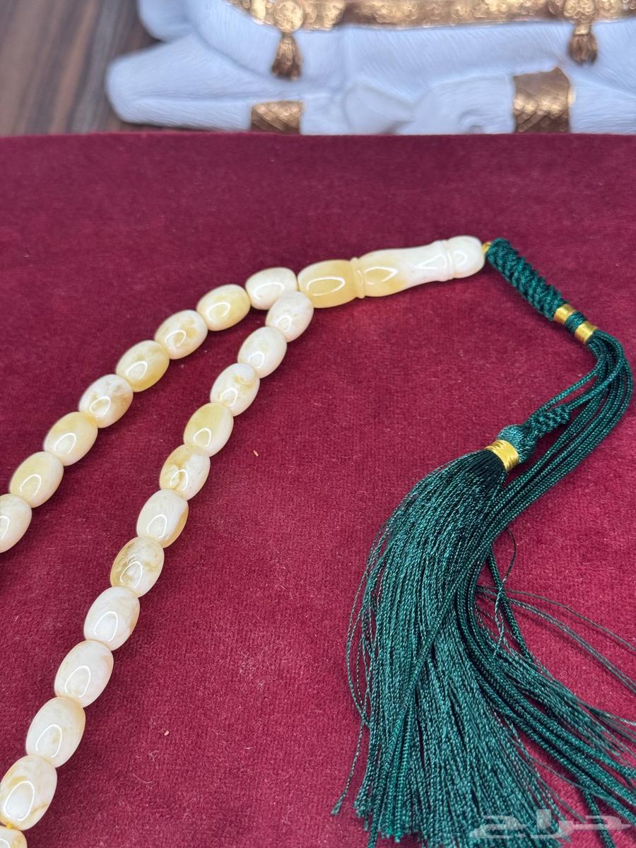 كهرمان طبيعي معجن بياض64242629424001110