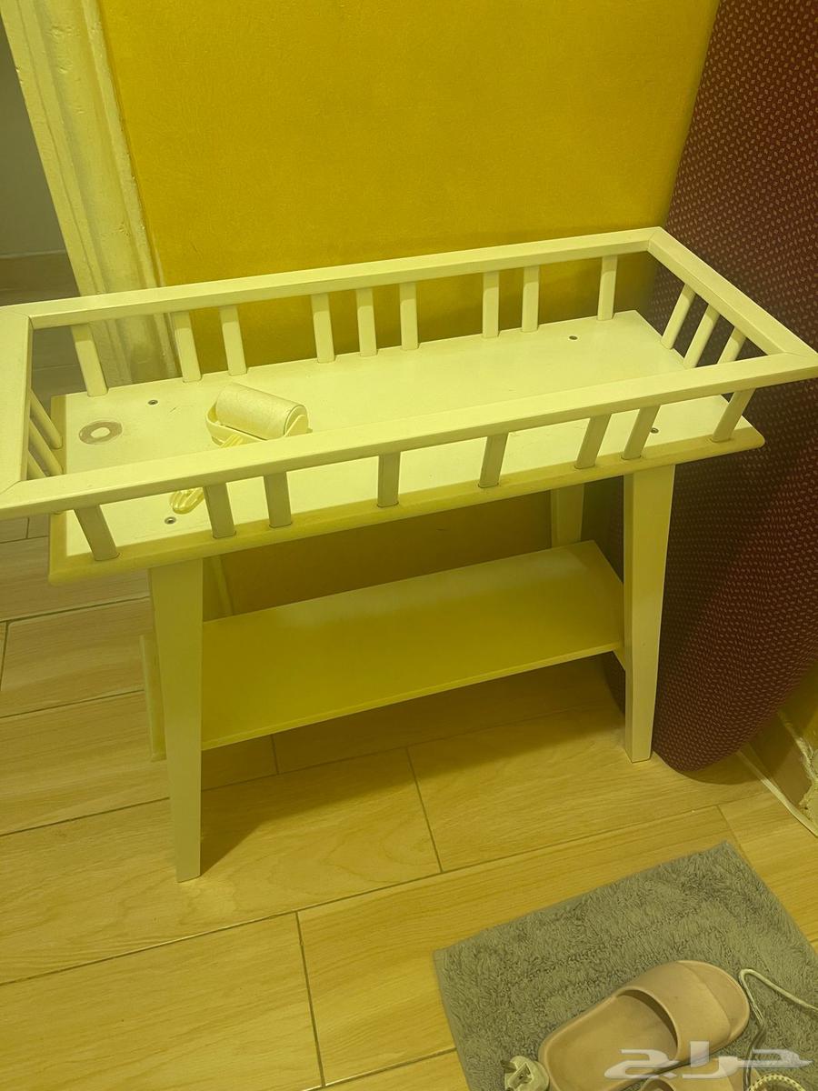 مرايه وطاولة64243691844611113