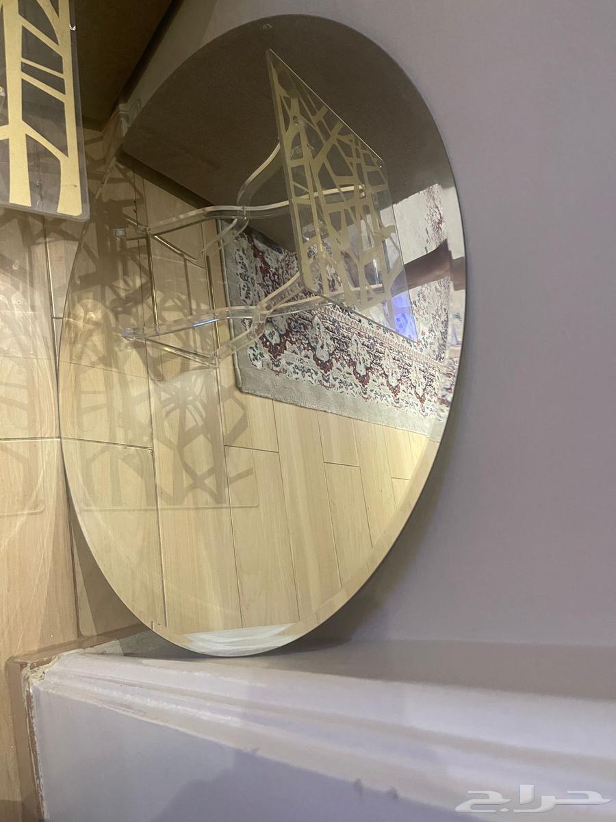 مرايه وطاولة64243691844611111