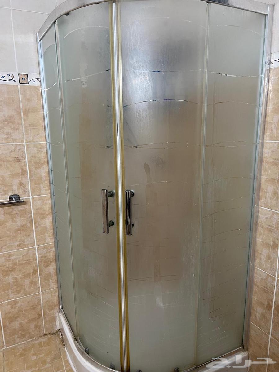 للبيع كابينة شاور زجاجية مستعملة بحالة جيدة64246312992386112
