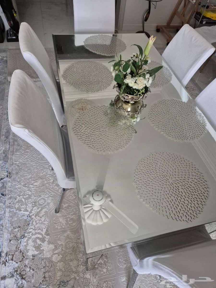 Mirror dining table with 6 chairs and 2 chandeliers64246989492866110