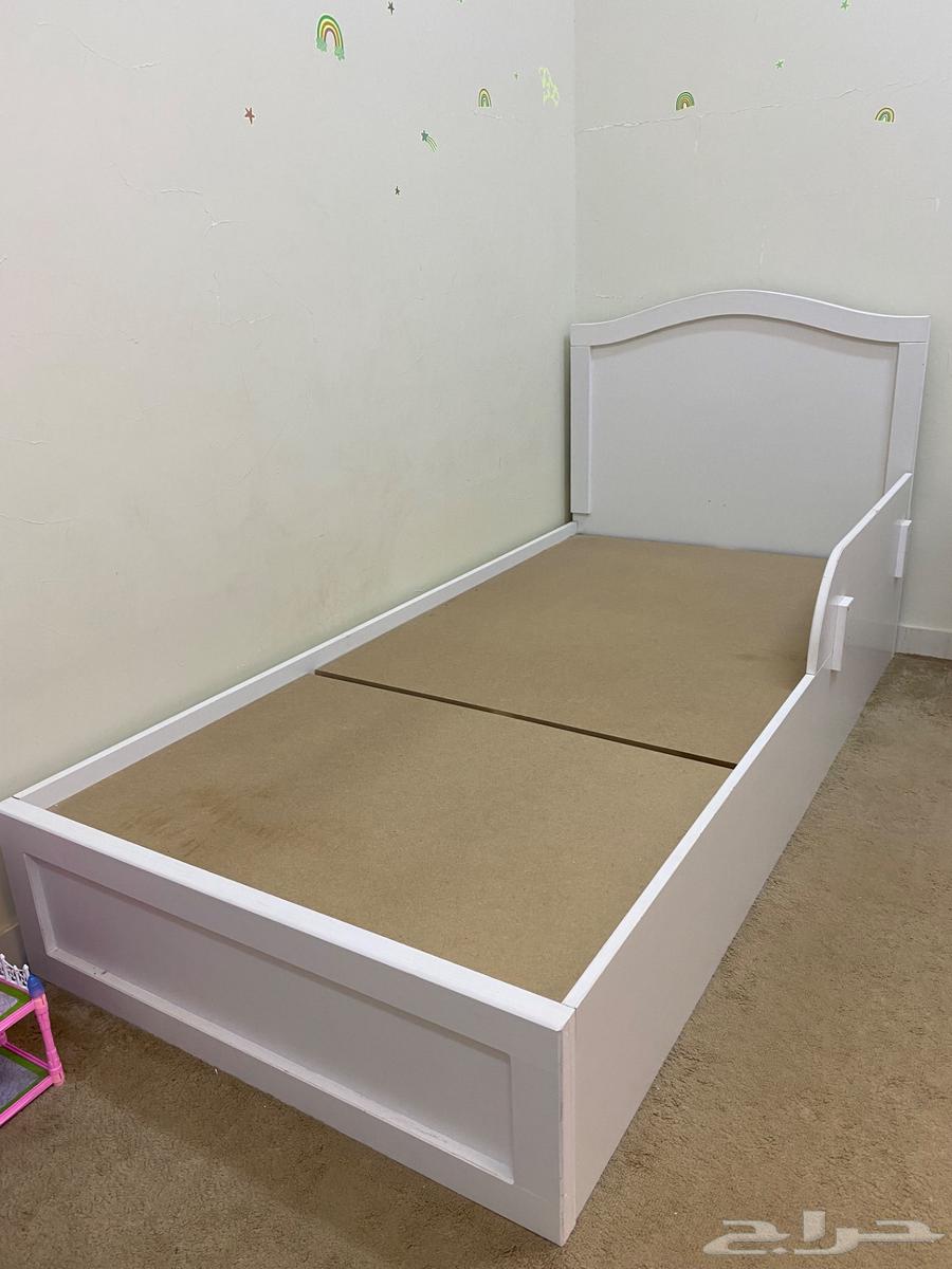 سرير مفرد أبيض تبوك64250415749123110