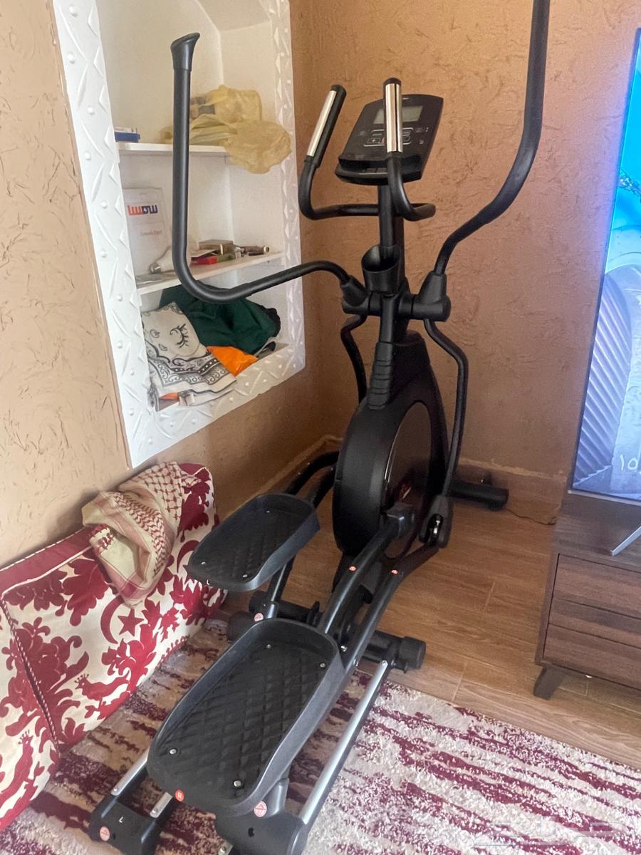 Semi-new elliptical used for less than two months64251242577922110
