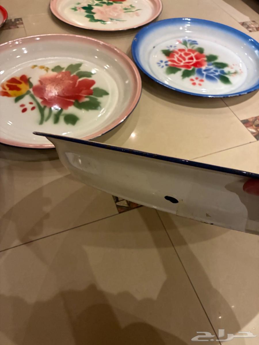 سروايس صحون قديمة جدا اكثر من 20 سنه 40 ريال64252023833985113