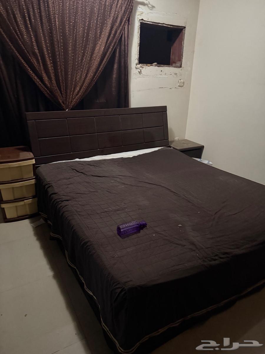 غرفه نوم مستعمله   جيده ومكيفين شباك للبيع64256447532801112