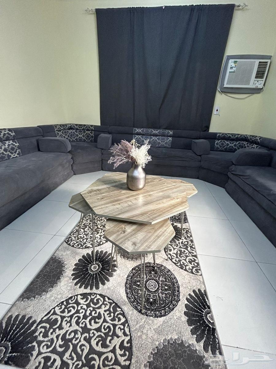 اثاث للبيع 1200 شامل الطاولات والستاره 1000 للكنب64256592864001111