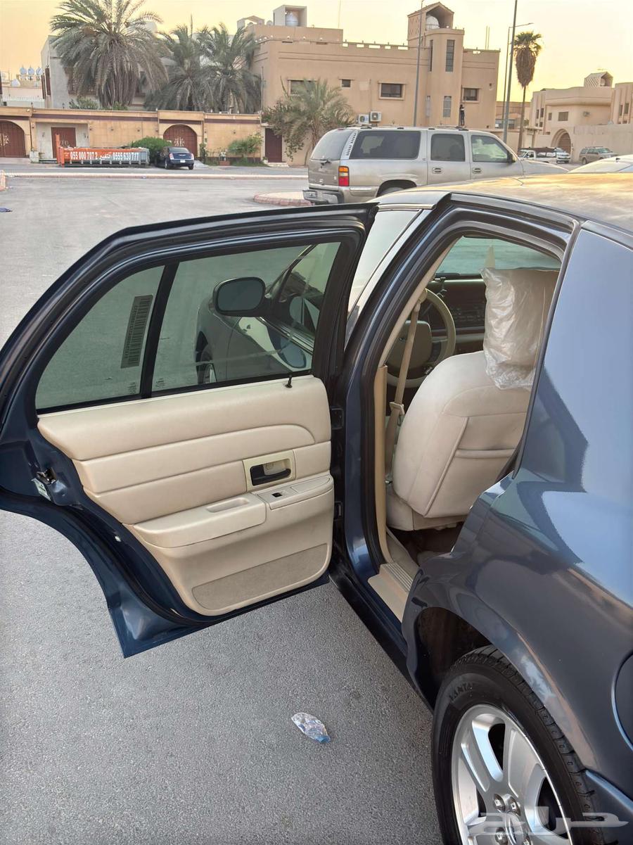 فورد كراون فكتوريا 201064416584276099111