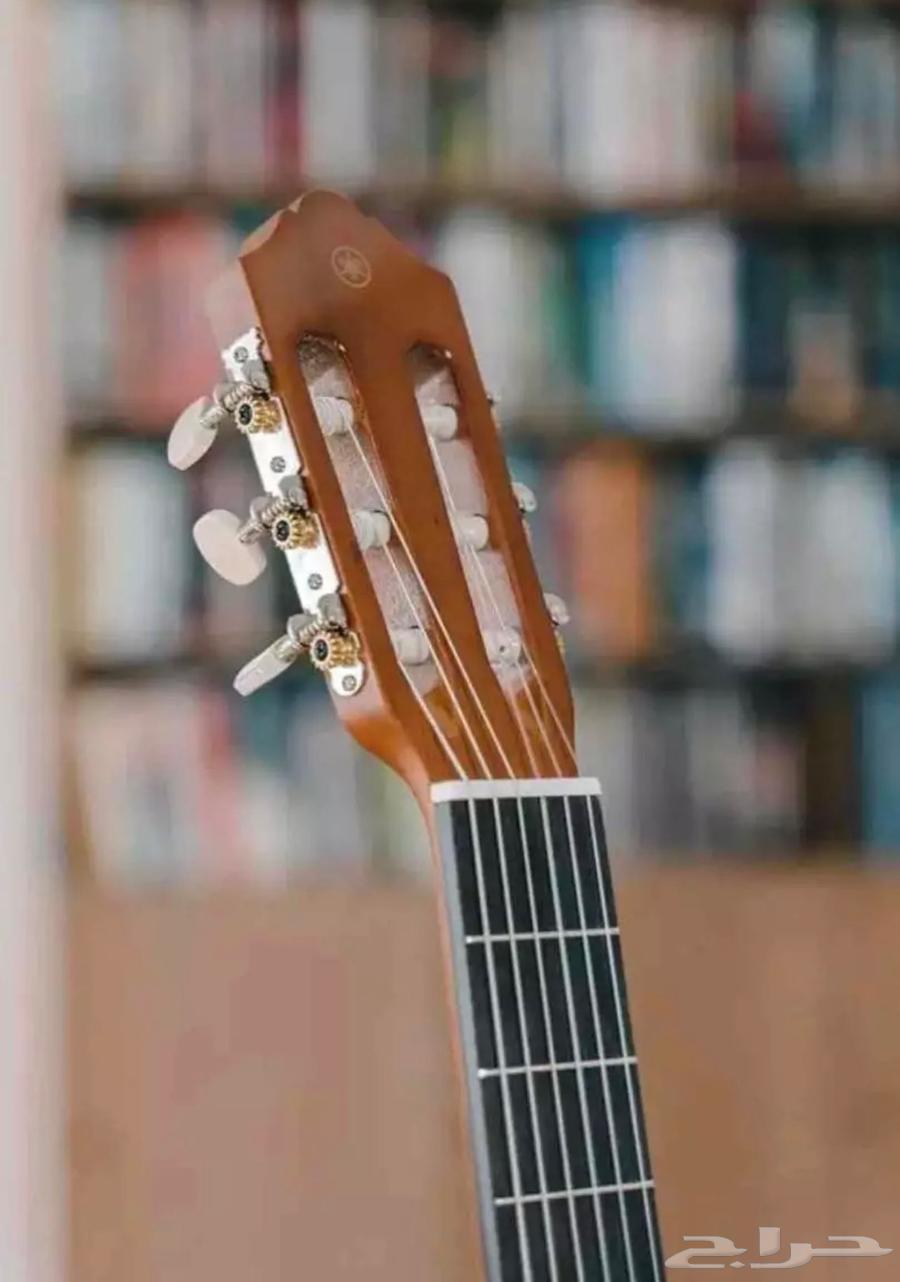 جيتار - قيتار كلاسيك ياماها c40 بحاله جديده بسعر رمزي64246299461634111