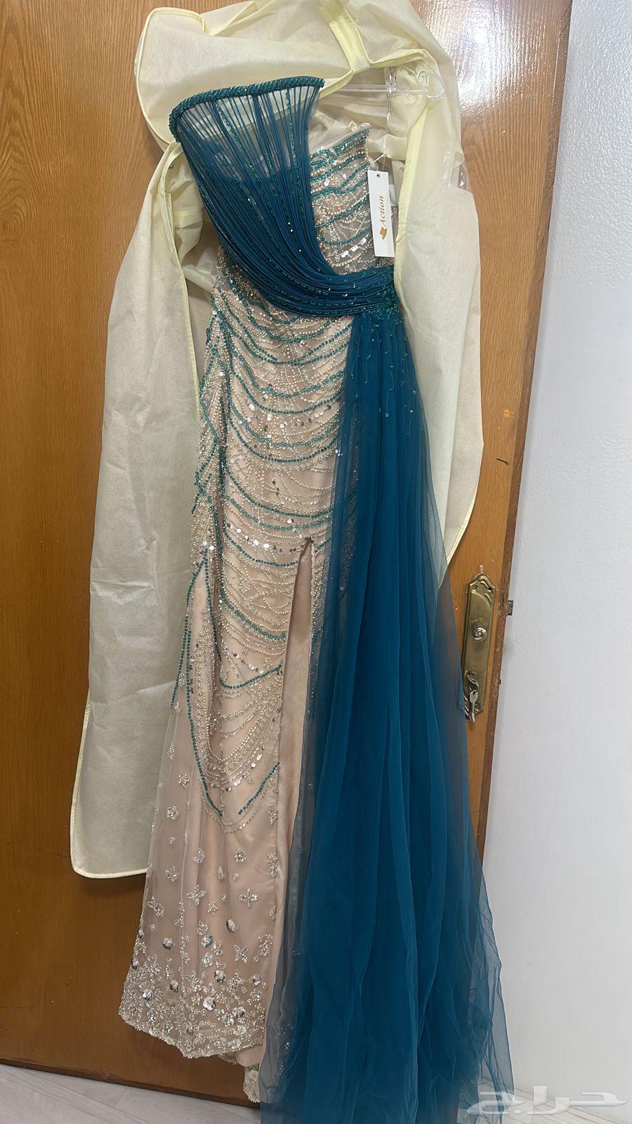 فستان مستعمل مرة واحدة فقط64240068470530111