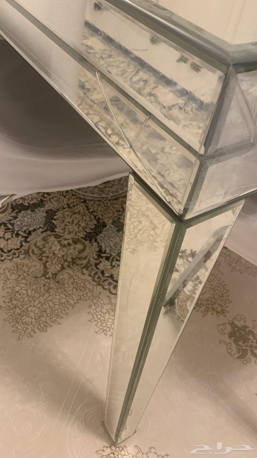 Mirror dining table with 6 chairs and 2 chandeliers64246989492866112