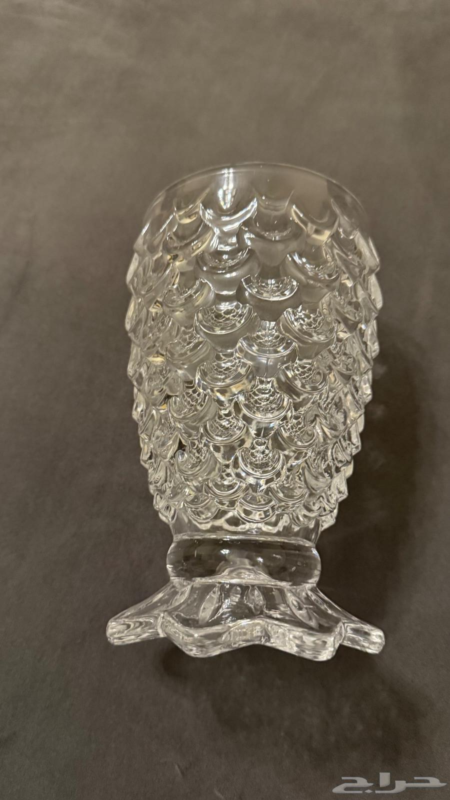 Elegant glass vase in the shape of a dragonfly tail64234454524675111