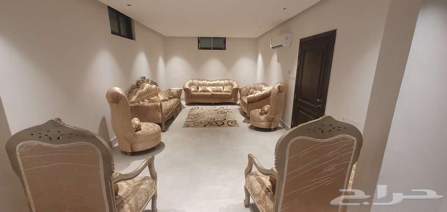 كنب ملكي كلاسيك نظيف جدا64242090445443112