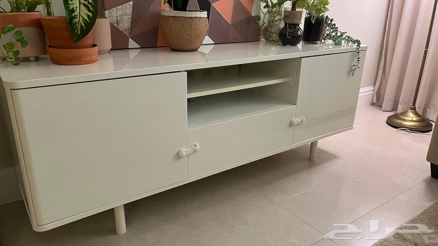 دولاب تلفزيون من ايكيا نظيف64246659929601111