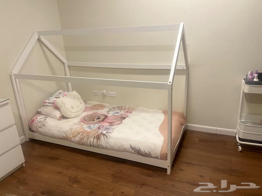 سرير اطفال مع المرتبة64245797908738111