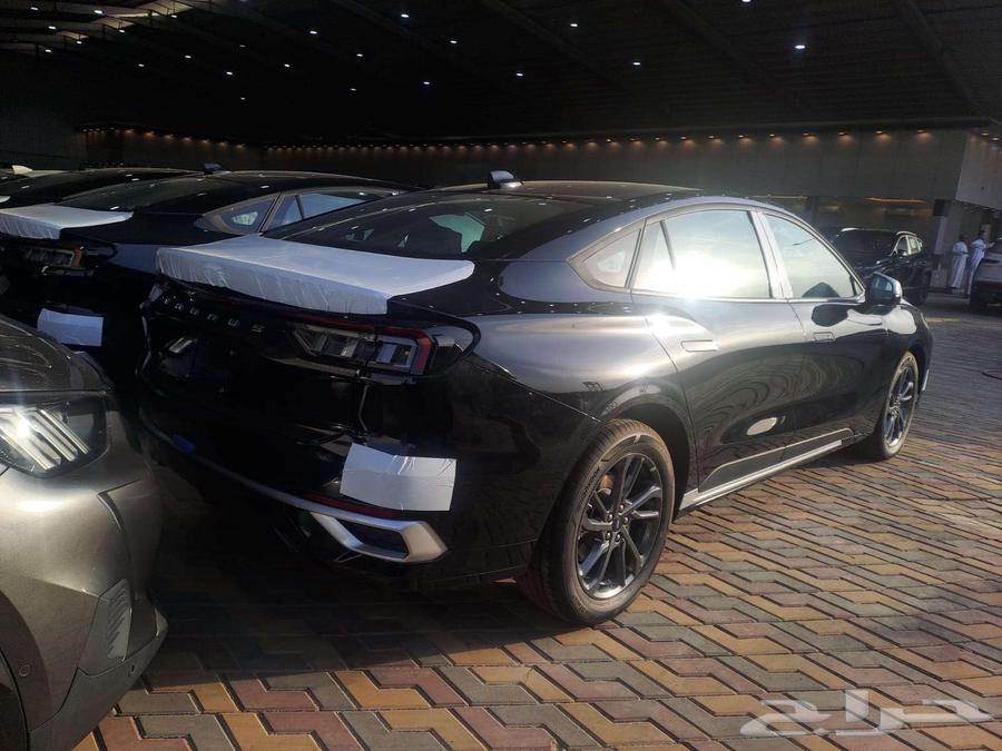 متوفر فورد تورس امبيانتي 2025 لون اسود عرض خاص64416134549251114