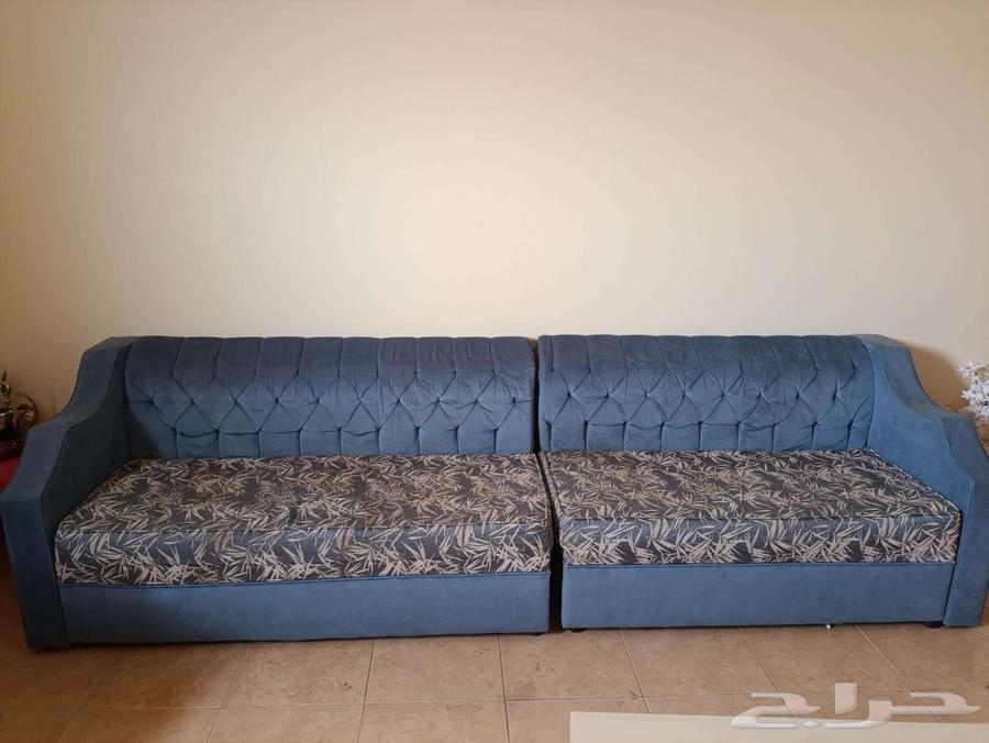 A four-piece sofa set in good condition64244076462594110
