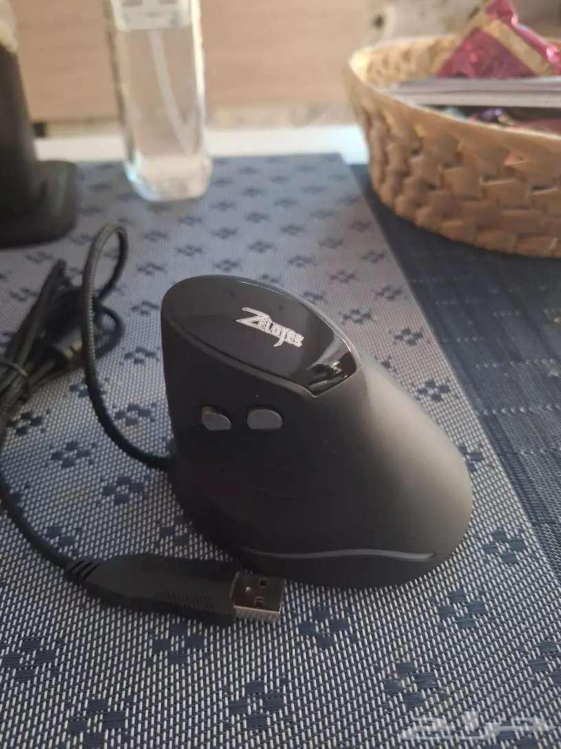 فأرة عمودية مبتكرة لراحة المعصم64267542820481110