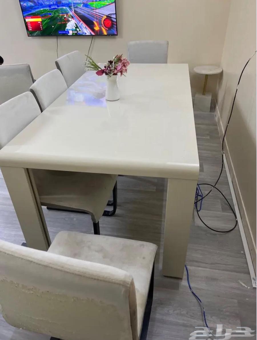 Dining table64263352435459110